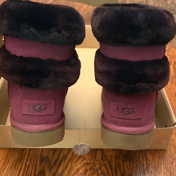 UGG Women's Burgundy Suede Fur Boots - Picture 5 of 5